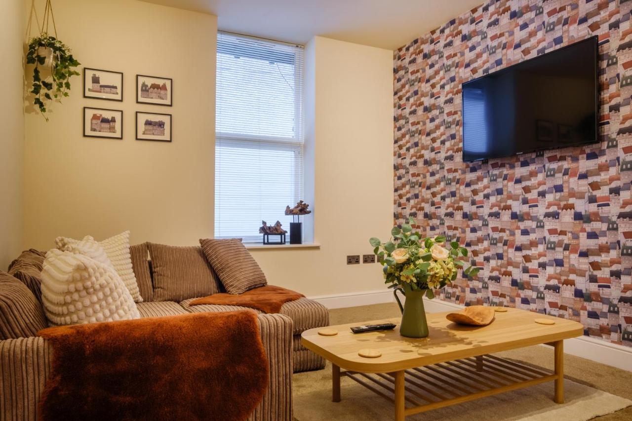 Flat 2, The Old Antiques Warehouse - Free Off-Site Health Club Access With Pool, Sauna, Steam Room & Gym Bowness-on-Windermere Esterno foto