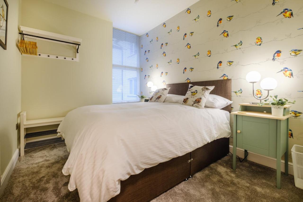 Flat 2, The Old Antiques Warehouse - Free Off-Site Health Club Access With Pool, Sauna, Steam Room & Gym Bowness-on-Windermere Esterno foto