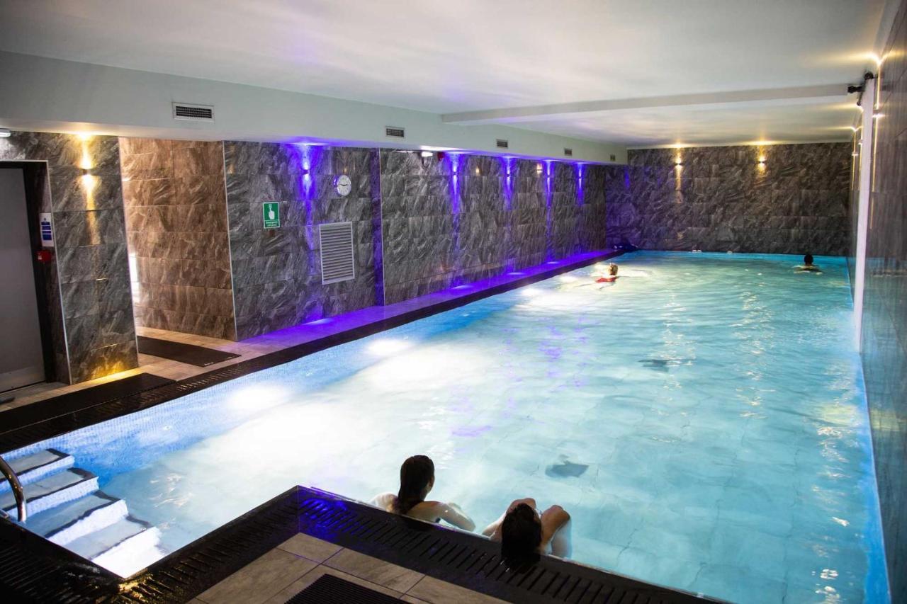 Flat 2, The Old Antiques Warehouse - Free Off-Site Health Club Access With Pool, Sauna, Steam Room & Gym Bowness-on-Windermere Esterno foto